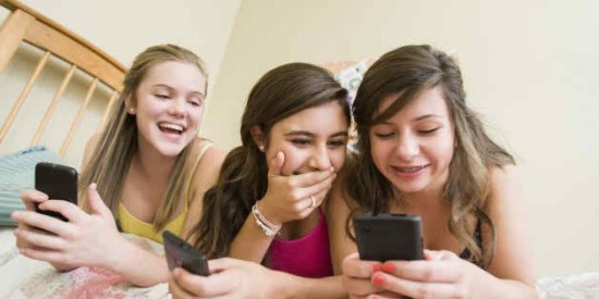 teens using tinder app